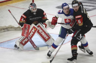 Slovenskí hokejisti triumfovali v prípravnom zápase na MS proti Nemcom, v predĺžení rozhodol Faško-Rudáš