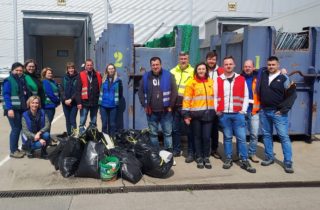 Dobrovoľníci z Tesca vyzbierali vyše dvoch ton odpadu
