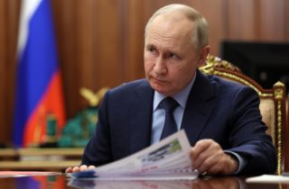 Kritici Kremľa tvrdia, že Rusko prenasleduje svojich nepriateľov v zahraničí. Dôkazy svedčia o vraždách, otravách či obťažovaní