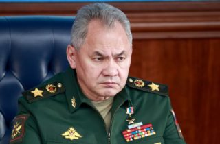 Putin trestá ministra obrany Šojgua za neschopnosť dosiahnuť vojenské ciele. Zámerne mal zverejniť aj svoje stretnutie s Ďuminom 