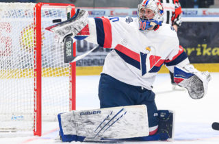 Hokejový brankár Denis Godla bude „strážcom svätyne“ Slovana Bratislava aj v nasledujúcej sezóne