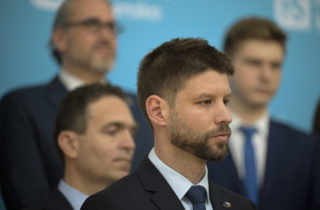 Vláda klame voličov, podľa progresívcov dostali starostovia maďarských strán oveľa menej dotácií než tí koaliční