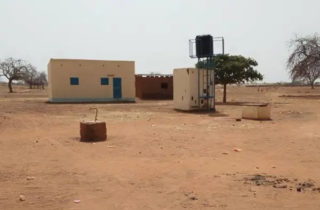 Burkina Faso pozastavila vysielanie BBC a Hlasu Ameriky v krajine, dôvodom sú správy o masovom zabíjaní civilistov